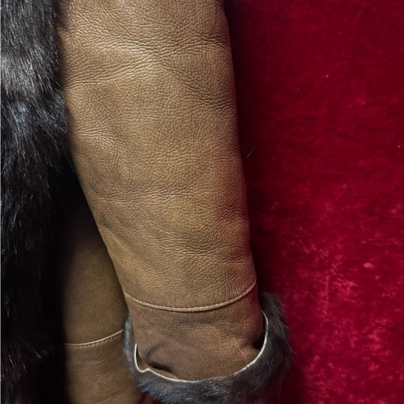 One of A Kind Handmade Shearling Leather Gorgeous Coat - Picture 4 of 10